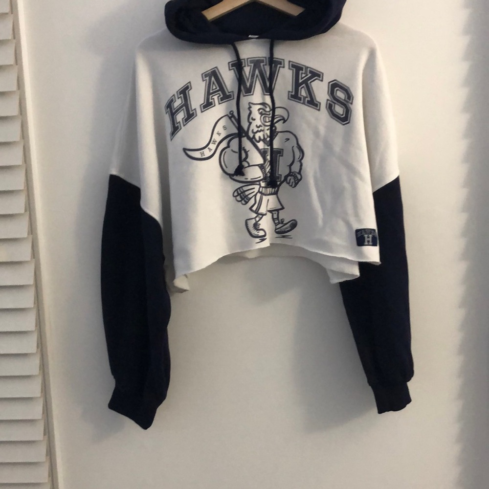 Oversized cropped hoodie
